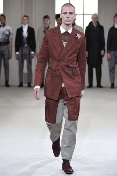 Look 13